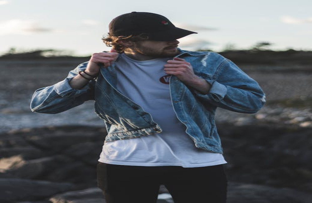 Wat is het verschil tussen een blazer en een colbert?
