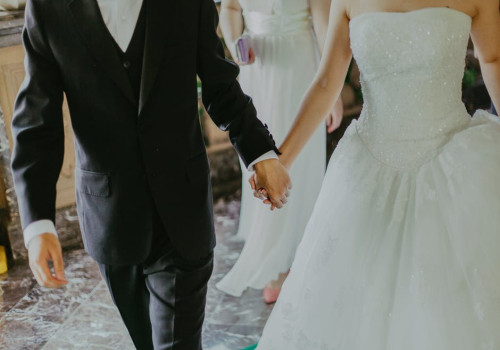 Wat draag je naar een bruiloft als gast? Kledingtips voor dames en heren