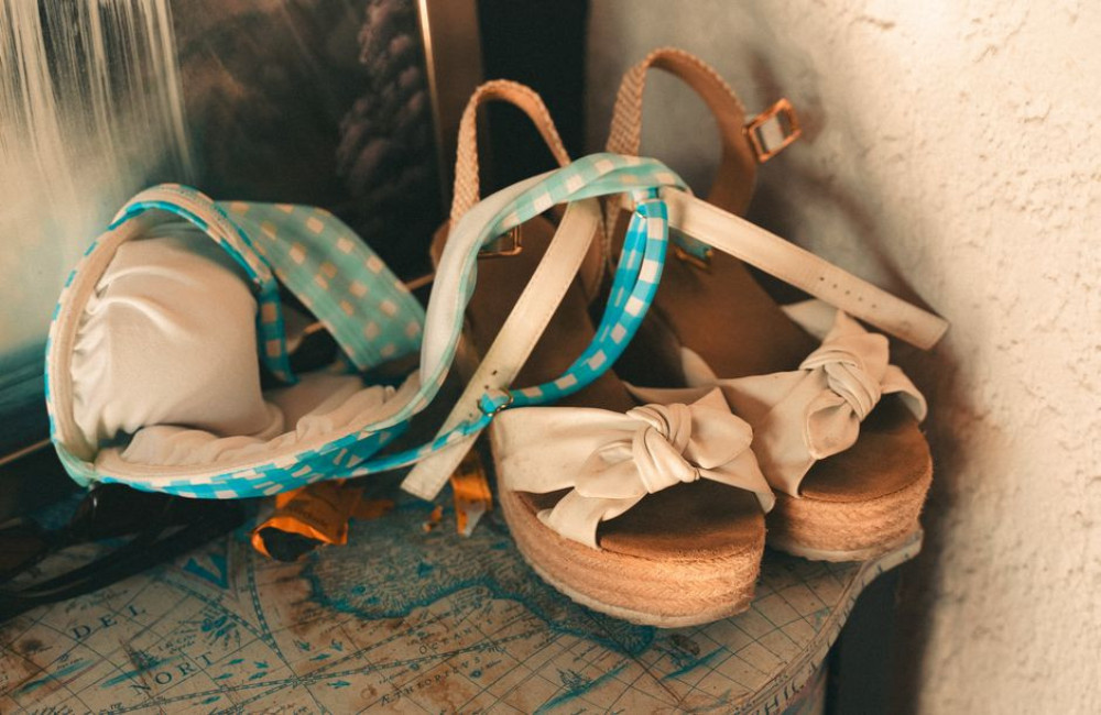 Welke schoenen draag je naar een zomerbruiloft bij 30 graden zonder zwetende voeten