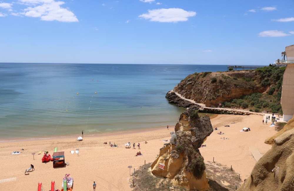 Praia da Rocha Algarve: strand, kliffen en alles voor je vakantie bij Portimão