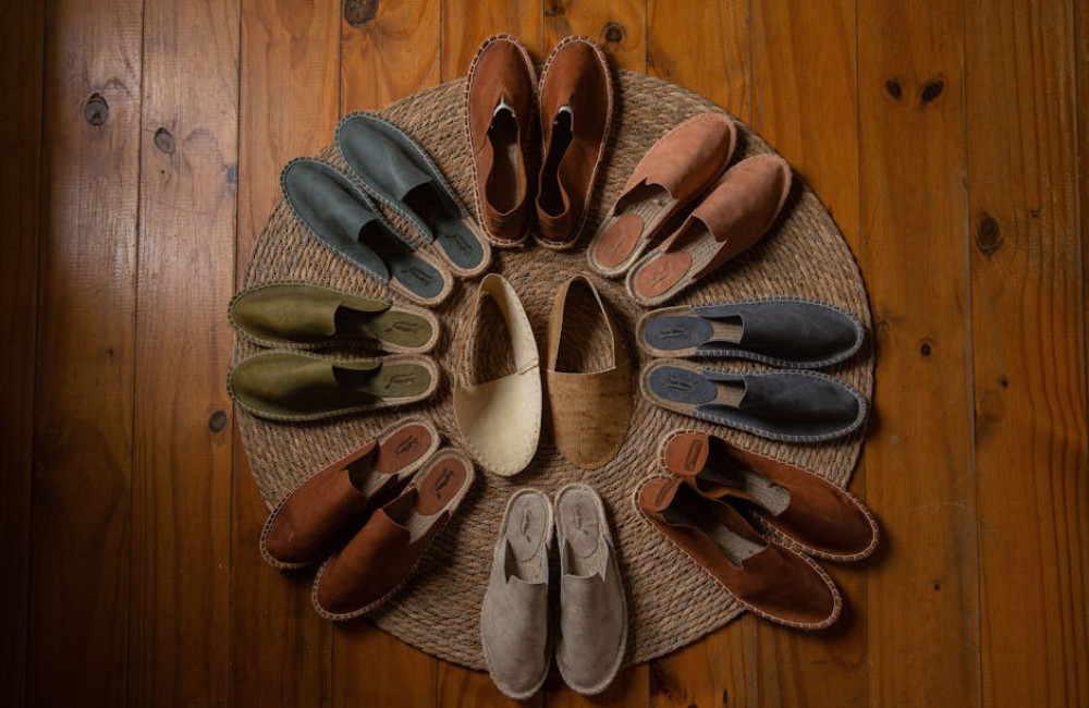 Hoe draag je espadrilles stijlvol voor een zomerse outfit zonder dat het te casual oogt
