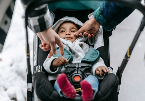 Hoeveel laagjes kleding heeft een baby van 6 maanden nodig in de buggy bij 5 graden?