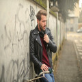 Wat is het verschil tussen een blazer en een colbert?